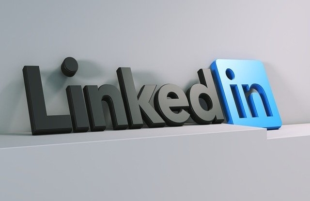 Linkedin Logo colored Linked - black and In-blue